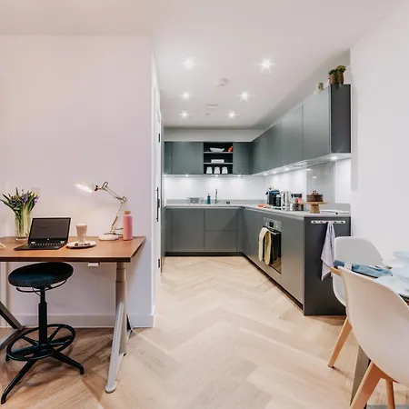 Apartamento Stylish Grade Ii Listed Pad, Centre, Fast Wifi, Contractors, Families Birmingam